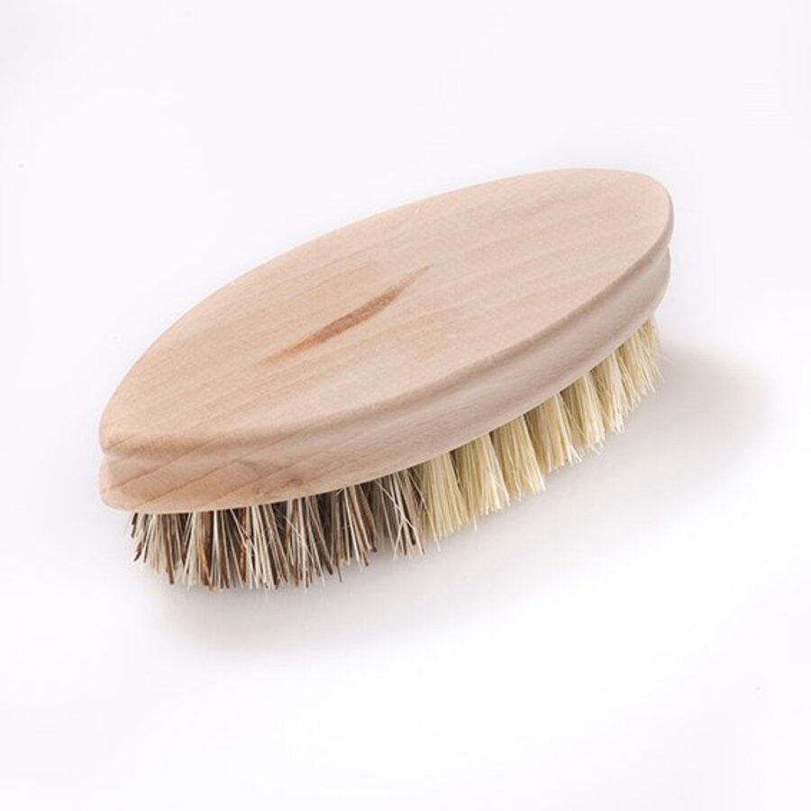 Grønnsaksbørste laget av naturlige materialer