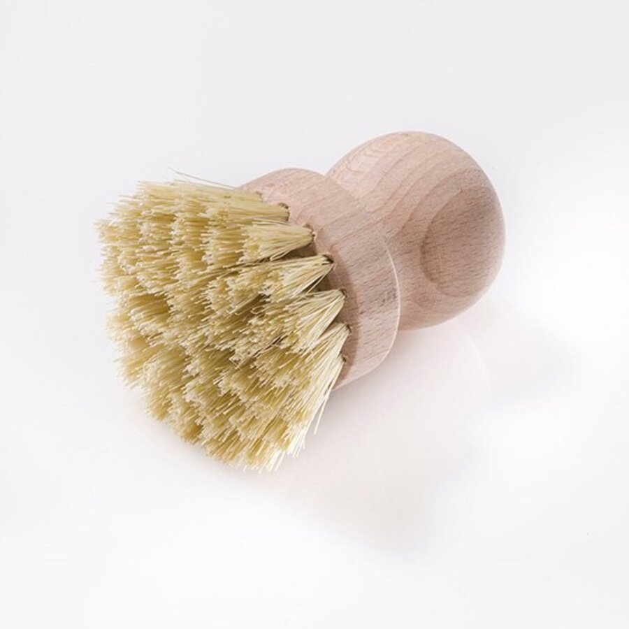 Rund grytebørste laget av naturlige materialer